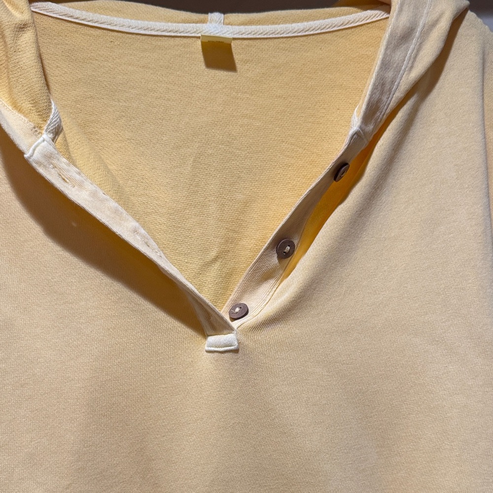 Old Navy Butter Yellow Women's Hoodie - Picture 3 of 5